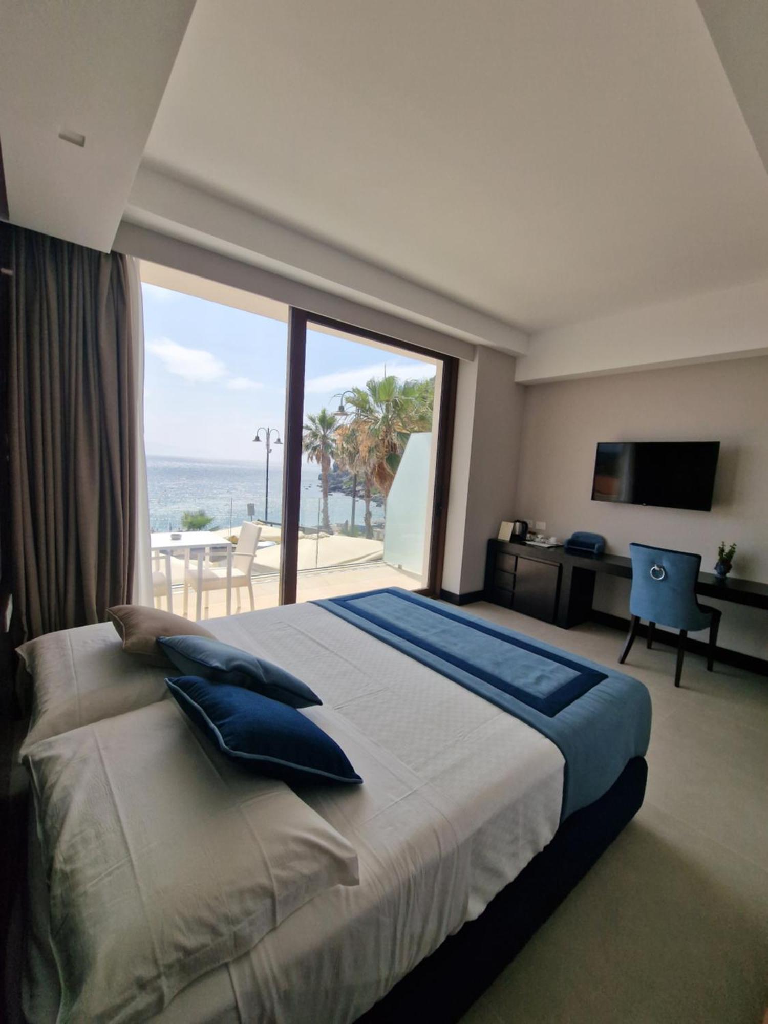 Ngonia Bay Boutique Hotel 밀라초 외부 사진