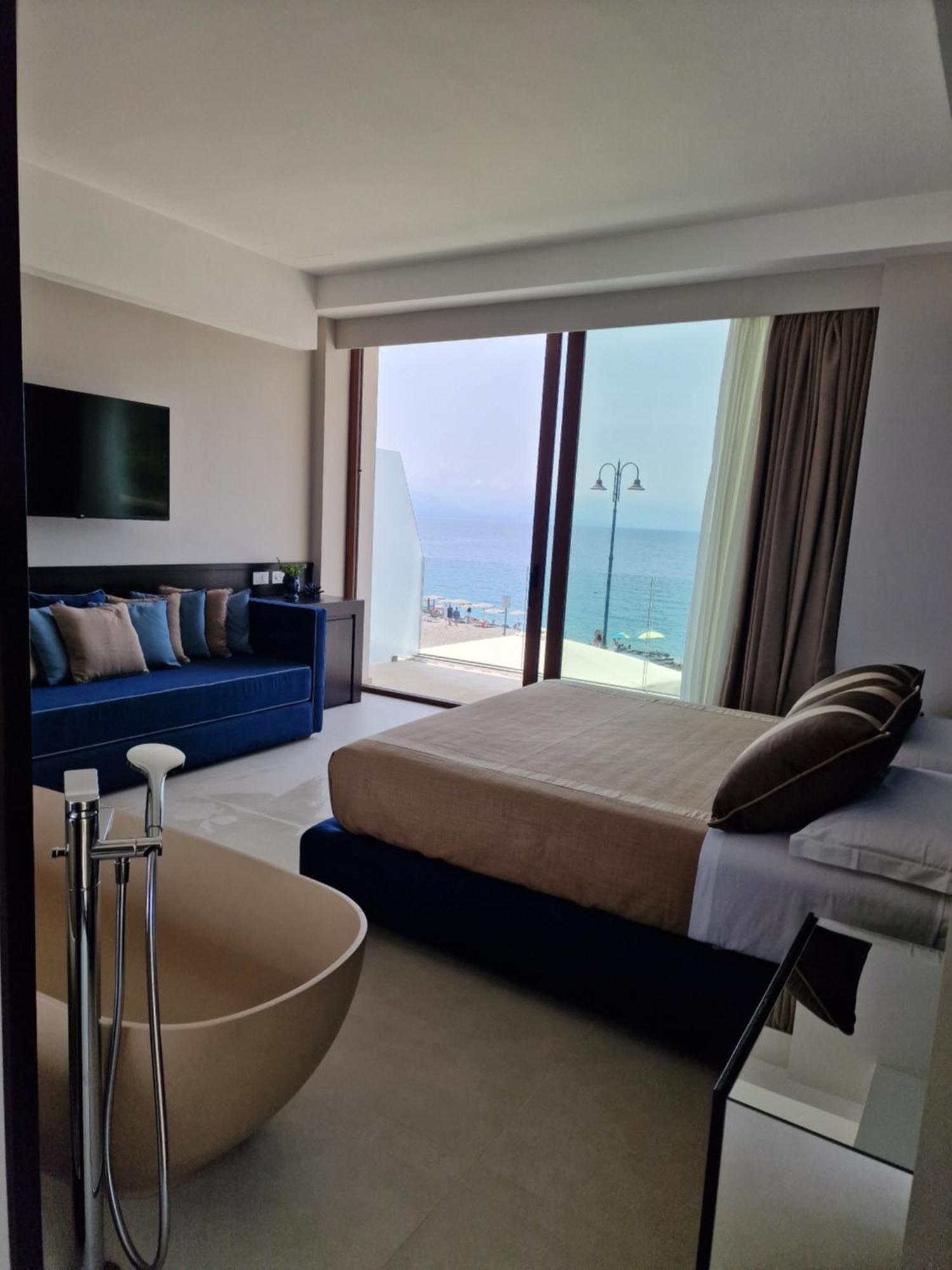 Ngonia Bay Boutique Hotel 밀라초 외부 사진
