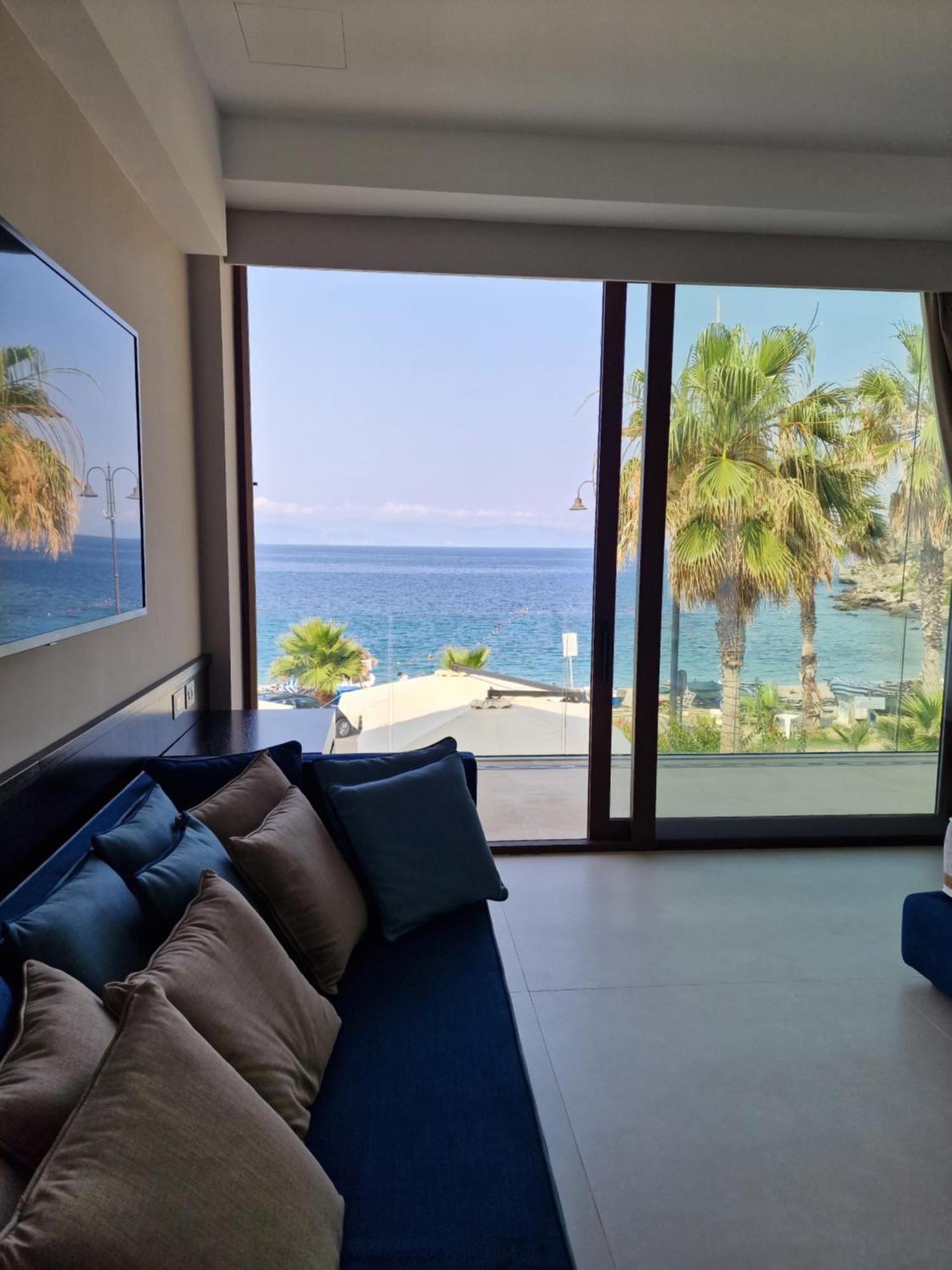 Ngonia Bay Boutique Hotel 밀라초 외부 사진